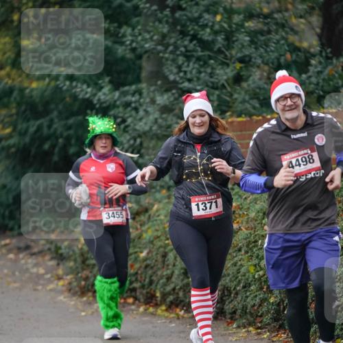 07.12.2025 - St. Pauli X-Mass-Run No. 15 Michael Burmester http://msf.ph/oto/9412139 07.12.2025 10:01:03 Laufen 5, 3455, 1371, 4498 meine-sportfotos.de
