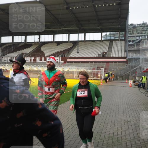 07.12.2025 - St. Pauli X-Mass-Run No. 15 Fabian Wolf http://msf.ph/oto/9412147 07.12.2025 11:15:54 Ziel 8, 14, 372, 2194 meine-sportfotos.de