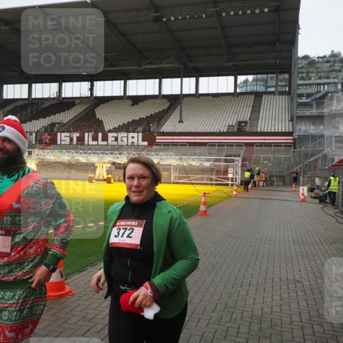07.12.2025 - St. Pauli X-Mass-Run No. 15 Fabian Wolf http://msf.ph/oto/9412156 07.12.2025 11:15:54 Ziel 8, 14, 372, 2194 meine-sportfotos.de