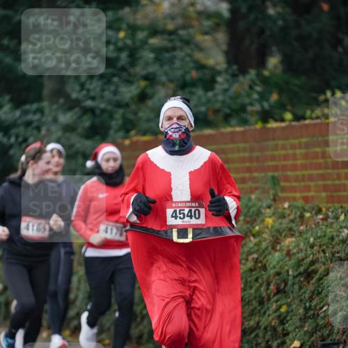 07.12.2025 - St. Pauli X-Mass-Run No. 15 Michael Burmester http://msf.ph/oto/9412175 07.12.2025 10:01:09 Laufen 4169, 15, 4540 meine-sportfotos.de
