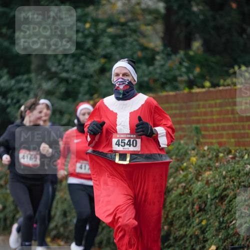 07.12.2025 - St. Pauli X-Mass-Run No. 15 Michael Burmester http://msf.ph/oto/9412178 07.12.2025 10:01:09 Laufen 4169, 417, 15, 4540 meine-sportfotos.de