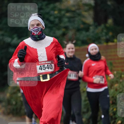 07.12.2025 - St. Pauli X-Mass-Run No. 15 Michael Burmester http://msf.ph/oto/9412181 07.12.2025 10:01:10 Laufen 5, 4540 meine-sportfotos.de