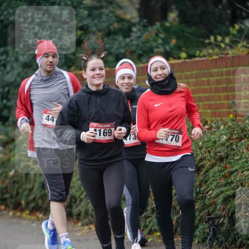 07.12.2025 - St. Pauli X-Mass-Run No. 15 Michael Burmester http://msf.ph/oto/9412184 07.12.2025 10:01:11 Laufen 447, 5, 169, 5, 70 meine-sportfotos.de