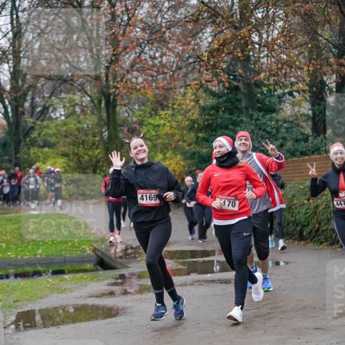 07.12.2025 - St. Pauli X-Mass-Run No. 15 Michael Burmester http://msf.ph/oto/9412210 07.12.2025 10:01:13 Laufen 4169, 170, 75, 447 meine-sportfotos.de