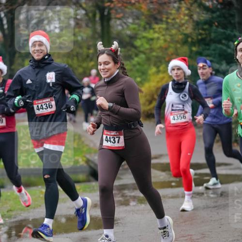 07.12.2025 - St. Pauli X-Mass-Run No. 15 Michael Burmester http://msf.ph/oto/9412255 07.12.2025 10:01:17 Laufen 4436, 4437, 4356 meine-sportfotos.de