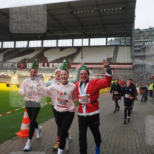07.12.2025 - St. Pauli X-Mass-Run No. 15 Fabian Wolf http://msf.ph/oto/9412266 07.12.2025 11:16:18 Ziel 1800, 1802, 1821, 1825, 2195, 2464, 3241, 3256, 3326 meine-sportfotos.de