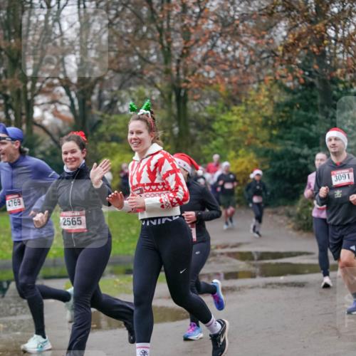 07.12.2025 - St. Pauli X-Mass-Run No. 15 Michael Burmester http://msf.ph/oto/9412267 07.12.2025 10:01:19 Laufen 4769, 2565, 3091 meine-sportfotos.de