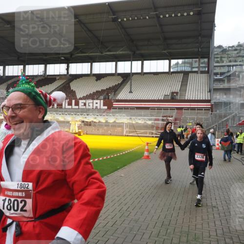 07.12.2025 - St. Pauli X-Mass-Run No. 15 Fabian Wolf http://msf.ph/oto/9412278 07.12.2025 11:16:19 Ziel 1800, 1802, 1821, 1825, 2195, 2464, 3241, 3256, 3326 meine-sportfotos.de