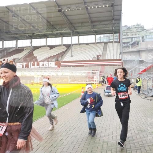 07.12.2025 - St. Pauli X-Mass-Run No. 15 Fabian Wolf http://msf.ph/oto/9412333 07.12.2025 11:16:24 Ziel 1800, 1802, 3241, 3256 meine-sportfotos.de