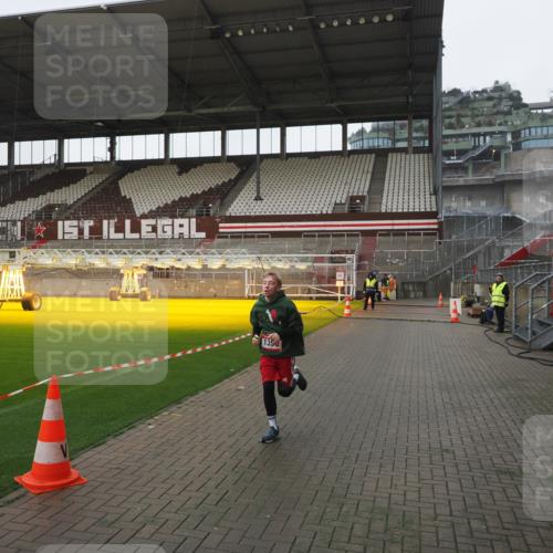 07.12.2025 - St. Pauli X-Mass-Run No. 15 Fabian Wolf http://msf.ph/oto/9412401 07.12.2025 11:16:32 Ziel 1017, 1350 meine-sportfotos.de