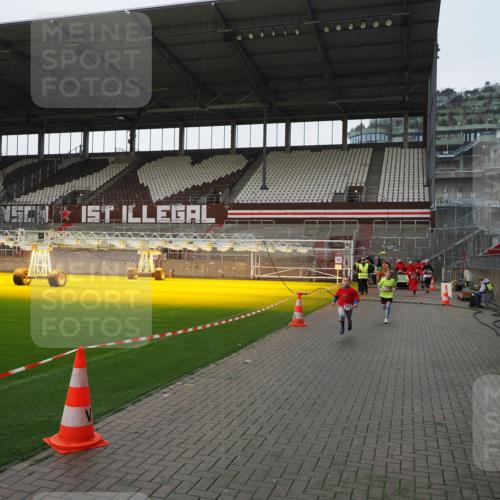 07.12.2025 - St. Pauli X-Mass-Run No. 15 Fabian Wolf http://msf.ph/oto/9412419 07.12.2025 11:17:11 Ziel 1340, 1531 meine-sportfotos.de
