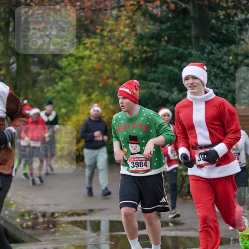07.12.2025 - St. Pauli X-Mass-Run No. 15 Michael Burmester http://msf.ph/oto/9412423 07.12.2025 10:01:42 Laufen 15, 3984, 39 meine-sportfotos.de