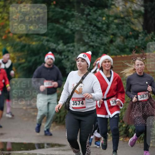 07.12.2025 - St. Pauli X-Mass-Run No. 15 Michael Burmester http://msf.ph/oto/9412432 07.12.2025 10:01:44 Laufen 15, 3574, 38, 3871 meine-sportfotos.de