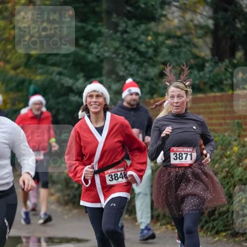 07.12.2025 - St. Pauli X-Mass-Run No. 15 Michael Burmester http://msf.ph/oto/9412450 07.12.2025 10:01:45 Laufen 3846, 15, 3871 meine-sportfotos.de
