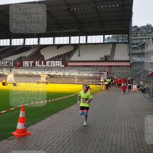 07.12.2025 - St. Pauli X-Mass-Run No. 15 Fabian Wolf http://msf.ph/oto/9412455 07.12.2025 11:17:14 Ziel 1122, 1127, 1340, 1531, 1686, 2766 meine-sportfotos.de