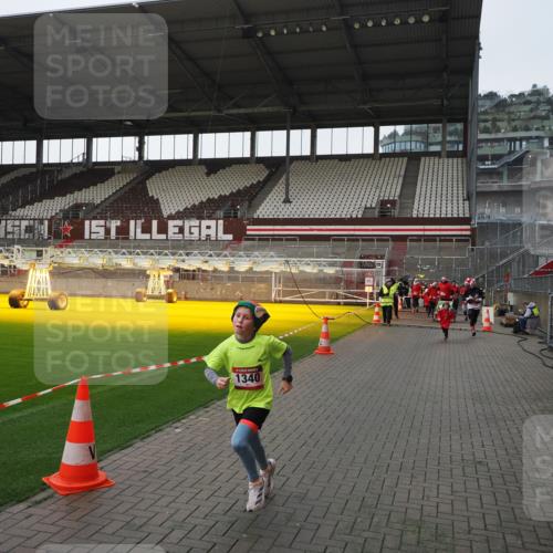 07.12.2025 - St. Pauli X-Mass-Run No. 15 Fabian Wolf http://msf.ph/oto/9412461 07.12.2025 11:17:14 Ziel 1122, 1127, 1340, 1531, 1686, 2766 meine-sportfotos.de