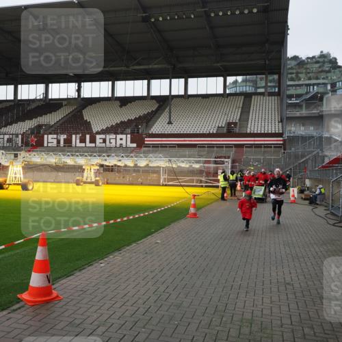 07.12.2025 - St. Pauli X-Mass-Run No. 15 Fabian Wolf http://msf.ph/oto/9412470 07.12.2025 11:17:16 Ziel 1122, 1125, 1127, 1130, 1340, 1529, 1531, 1686, 2766 meine-sportfotos.de