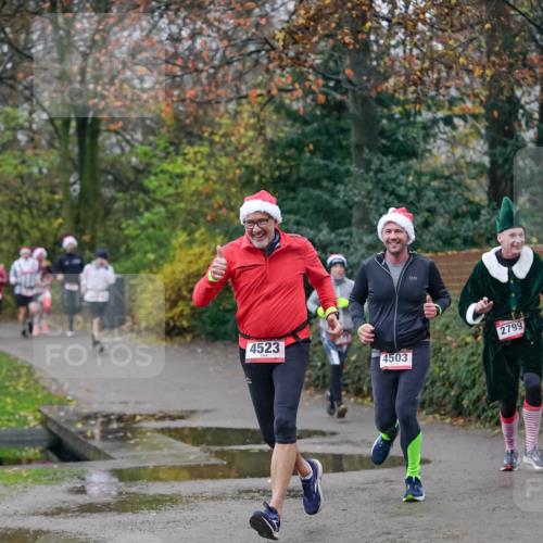07.12.2025 - St. Pauli X-Mass-Run No. 15 Michael Burmester http://msf.ph/oto/9412501 07.12.2025 10:01:49 Laufen 4523, 4503, 2799 meine-sportfotos.de