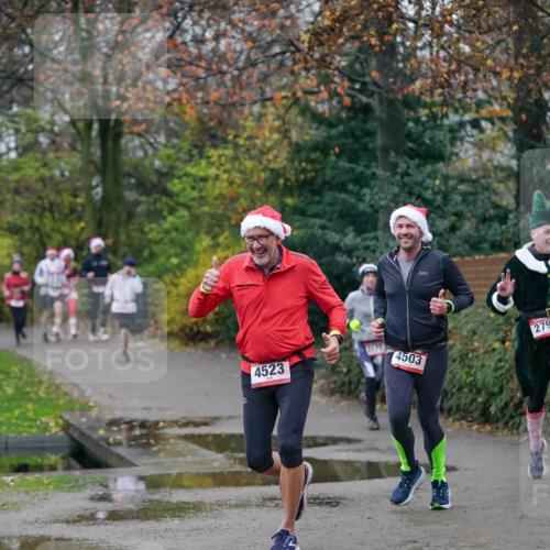 07.12.2025 - St. Pauli X-Mass-Run No. 15 Michael Burmester http://msf.ph/oto/9412504 07.12.2025 10:01:49 Laufen 4523, 4503, 279 meine-sportfotos.de
