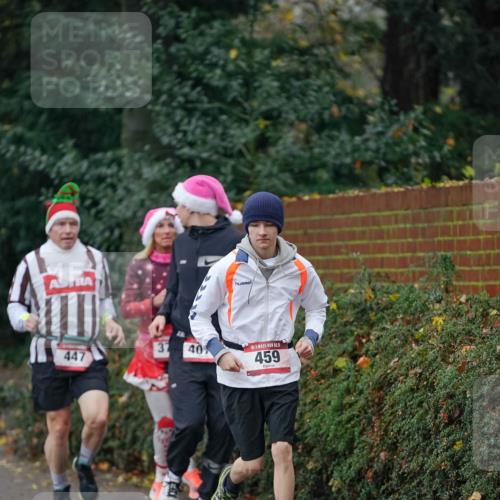 07.12.2025 - St. Pauli X-Mass-Run No. 15 Michael Burmester http://msf.ph/oto/9412564 07.12.2025 10:01:55 Laufen 37, 40, 447, 5, 459 meine-sportfotos.de