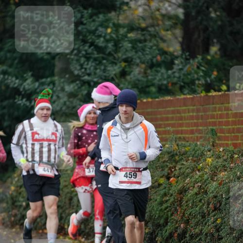 07.12.2025 - St. Pauli X-Mass-Run No. 15 Michael Burmester http://msf.ph/oto/9412570 07.12.2025 10:01:56 Laufen 447, 37, 15, 459 meine-sportfotos.de