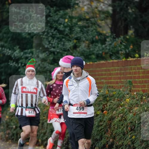 07.12.2025 - St. Pauli X-Mass-Run No. 15 Michael Burmester http://msf.ph/oto/9412573 07.12.2025 10:01:56 Laufen 447, 459 meine-sportfotos.de