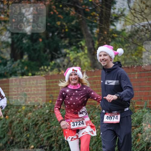 07.12.2025 - St. Pauli X-Mass-Run No. 15 Michael Burmester http://msf.ph/oto/9412603 07.12.2025 10:01:59 Laufen 15, 3724, 5, 4074, 3 meine-sportfotos.de