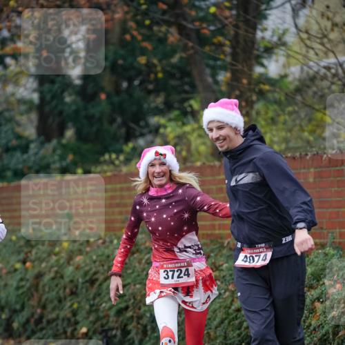 07.12.2025 - St. Pauli X-Mass-Run No. 15 Michael Burmester http://msf.ph/oto/9412609 07.12.2025 10:01:59 Laufen 15, 3724, 5, 4074, 3 meine-sportfotos.de