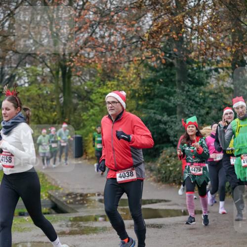 07.12.2025 - St. Pauli X-Mass-Run No. 15 Michael Burmester http://msf.ph/oto/9412684 07.12.2025 10:02:06 Laufen 4158, 4038, 3999, 72, 412, 4479 meine-sportfotos.de