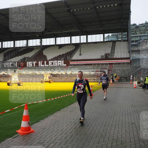 07.12.2025 - St. Pauli X-Mass-Run No. 15 Fabian Wolf http://msf.ph/oto/9412709 07.12.2025 11:17:55 Ziel 2915, 4627 meine-sportfotos.de
