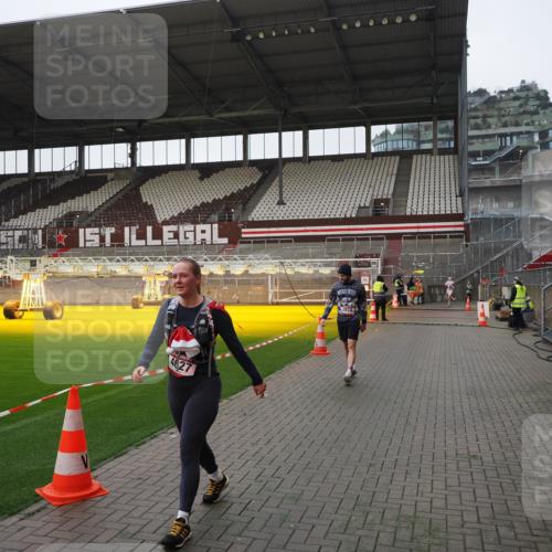 07.12.2025 - St. Pauli X-Mass-Run No. 15 Fabian Wolf http://msf.ph/oto/9412721 07.12.2025 11:17:56 Ziel 2915, 4627 meine-sportfotos.de