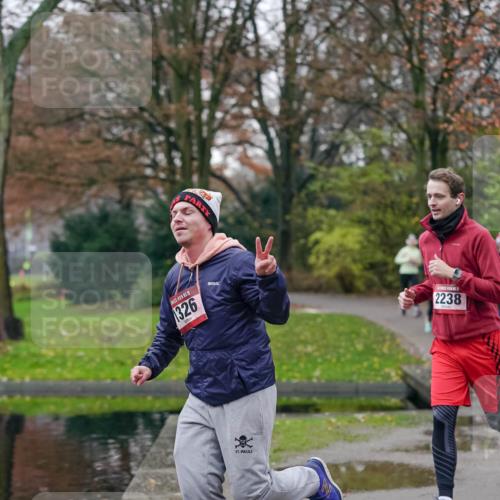 07.12.2025 - St. Pauli X-Mass-Run No. 15 Michael Burmester http://msf.ph/oto/9412735 07.12.2025 10:02:10 Laufen 15, 326, 2238 meine-sportfotos.de