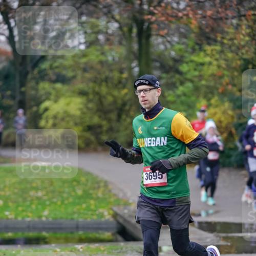 07.12.2025 - St. Pauli X-Mass-Run No. 15 Michael Burmester http://msf.ph/oto/9412747 07.12.2025 10:02:13 Laufen 3695 meine-sportfotos.de