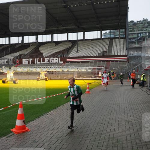 07.12.2025 - St. Pauli X-Mass-Run No. 15 Fabian Wolf http://msf.ph/oto/9412776 07.12.2025 11:18:05 Ziel 1325, 1348, 3221, 3327, 4627 meine-sportfotos.de