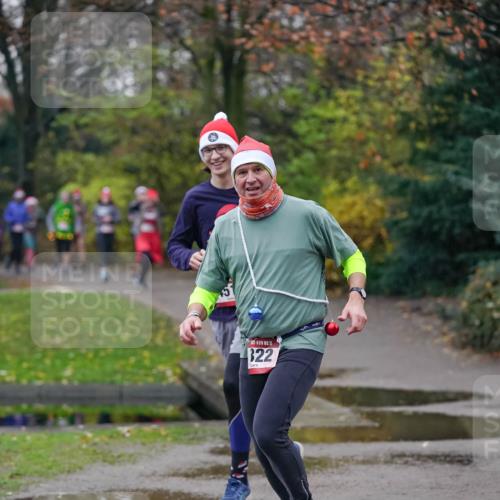 07.12.2025 - St. Pauli X-Mass-Run No. 15 Michael Burmester http://msf.ph/oto/9412792 07.12.2025 10:02:17 Laufen 15, 322 meine-sportfotos.de