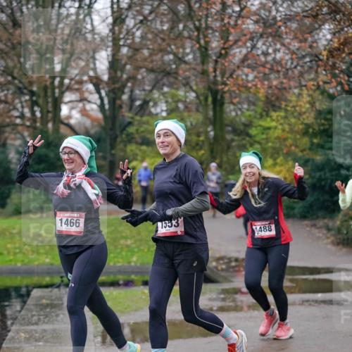 07.12.2025 - St. Pauli X-Mass-Run No. 15 Michael Burmester http://msf.ph/oto/9412819 07.12.2025 10:02:19 Laufen 1466, 1533, 1488 meine-sportfotos.de