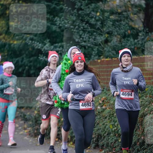 07.12.2025 - St. Pauli X-Mass-Run No. 15 Michael Burmester http://msf.ph/oto/9412875 07.12.2025 10:02:27 Laufen 15, 4694, 2184, 4692 meine-sportfotos.de