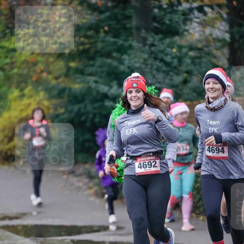 07.12.2025 - St. Pauli X-Mass-Run No. 15 Michael Burmester http://msf.ph/oto/9412893 07.12.2025 10:02:29 Laufen 15, 4692, 15, 4694 meine-sportfotos.de