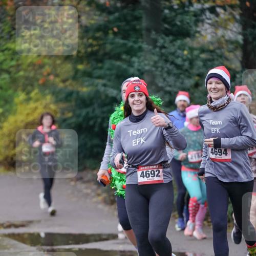 07.12.2025 - St. Pauli X-Mass-Run No. 15 Michael Burmester http://msf.ph/oto/9412896 07.12.2025 10:02:29 Laufen 15, 4692, 4694 meine-sportfotos.de