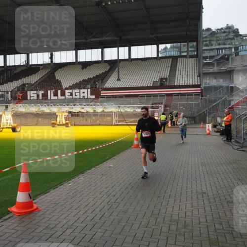 07.12.2025 - St. Pauli X-Mass-Run No. 15 Fabian Wolf http://msf.ph/oto/9412898 07.12.2025 11:18:19 Ziel 1325, 1348, 2045, 3201, 3221, 3304, 3327 meine-sportfotos.de