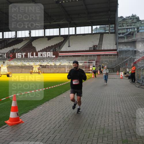 07.12.2025 - St. Pauli X-Mass-Run No. 15 Fabian Wolf http://msf.ph/oto/9412904 07.12.2025 11:18:20 Ziel 1325, 1348, 2045, 3201, 3304, 3327 meine-sportfotos.de