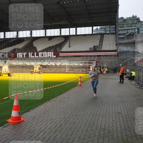 07.12.2025 - St. Pauli X-Mass-Run No. 15 Fabian Wolf http://msf.ph/oto/9412925 07.12.2025 11:18:21 Ziel 1325, 1348, 2045, 3201, 3304 meine-sportfotos.de