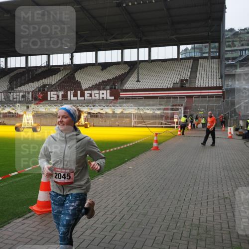 07.12.2025 - St. Pauli X-Mass-Run No. 15 Fabian Wolf http://msf.ph/oto/9412950 07.12.2025 11:18:23 Ziel 1348, 2045, 3201, 3304 meine-sportfotos.de