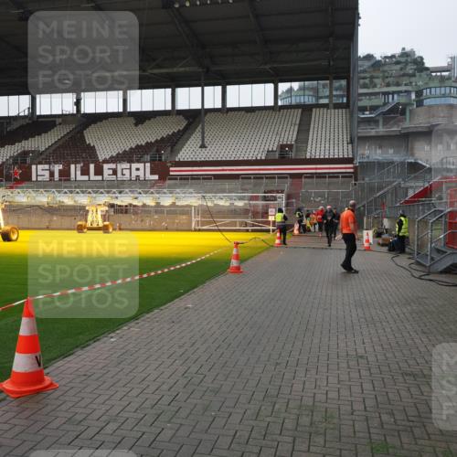 07.12.2025 - St. Pauli X-Mass-Run No. 15 Fabian Wolf http://msf.ph/oto/9412959 07.12.2025 11:18:26 Ziel 2045, 3201, 3304, 3634, 3636 meine-sportfotos.de