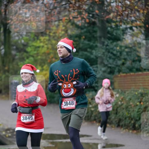 07.12.2025 - St. Pauli X-Mass-Run No. 15 Michael Burmester http://msf.ph/oto/9413015 07.12.2025 10:02:41 Laufen 3849, 15, 3848 meine-sportfotos.de