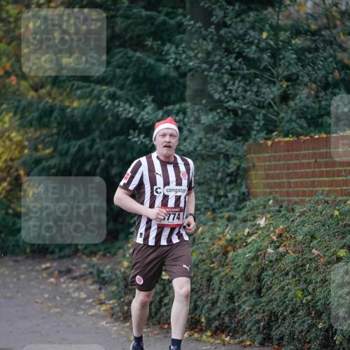 07.12.2025 - St. Pauli X-Mass-Run No. 15 Michael Burmester http://msf.ph/oto/9413041 07.12.2025 10:02:45 Laufen 774 meine-sportfotos.de