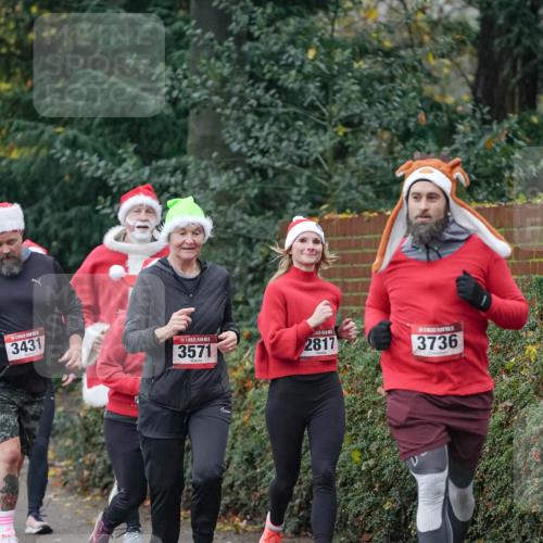 07.12.2025 - St. Pauli X-Mass-Run No. 15 Michael Burmester http://msf.ph/oto/9413074 07.12.2025 10:02:59 Laufen 5, 3431, 3571, 2817, 3736 meine-sportfotos.de