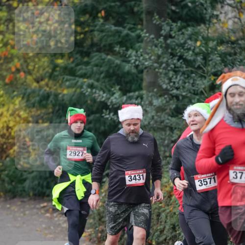 07.12.2025 - St. Pauli X-Mass-Run No. 15 Michael Burmester http://msf.ph/oto/9413086 07.12.2025 10:03:00 Laufen 2927, 3431, 5, 3571, 373 meine-sportfotos.de