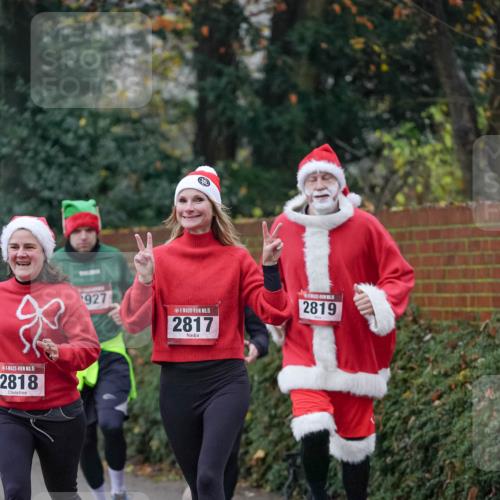 07.12.2025 - St. Pauli X-Mass-Run No. 15 Michael Burmester http://msf.ph/oto/9413113 07.12.2025 10:03:03 Laufen 15, 2818, 927, 15, 2817, 2819 meine-sportfotos.de