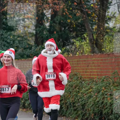07.12.2025 - St. Pauli X-Mass-Run No. 15 Michael Burmester http://msf.ph/oto/9413119 07.12.2025 10:03:04 Laufen 2817, 15, 2819 meine-sportfotos.de